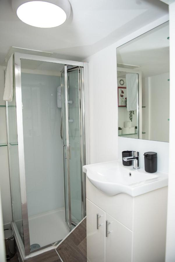 Small But Cozy Studio, Great Tube Connection London Luaran gambar