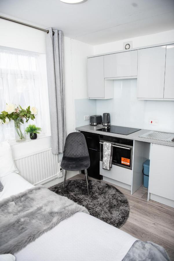 Small But Cozy Studio, Great Tube Connection London Luaran gambar