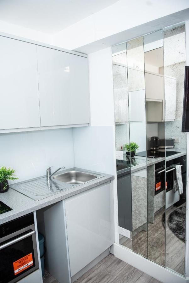 Small But Cozy Studio, Great Tube Connection London Luaran gambar